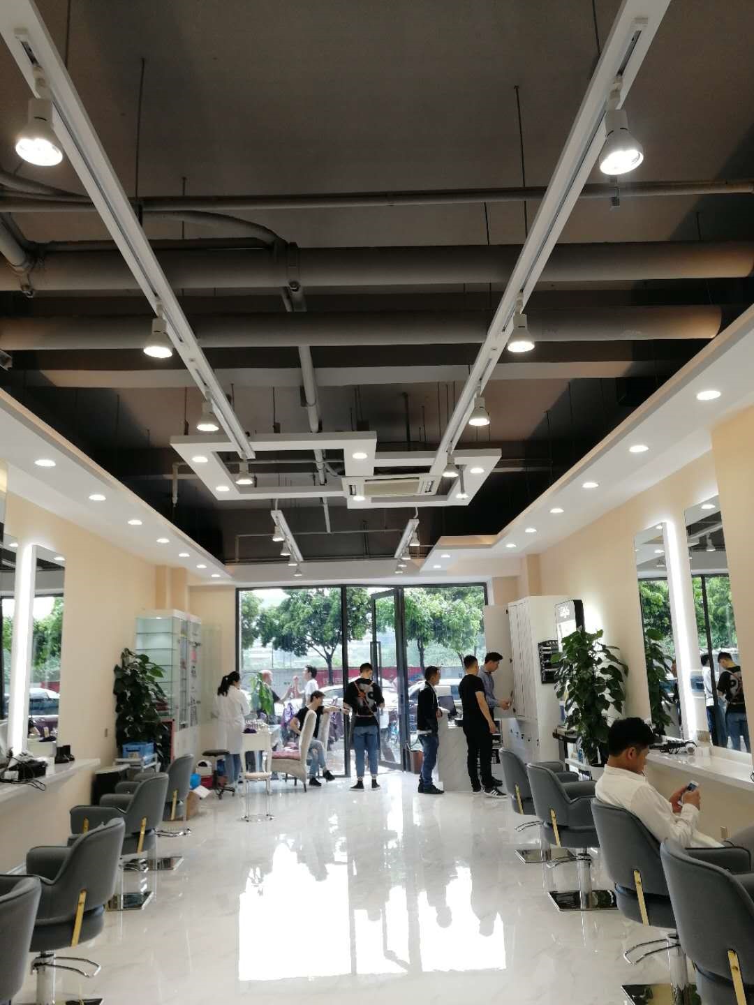9h美發(fā)沙龍整體完工照片