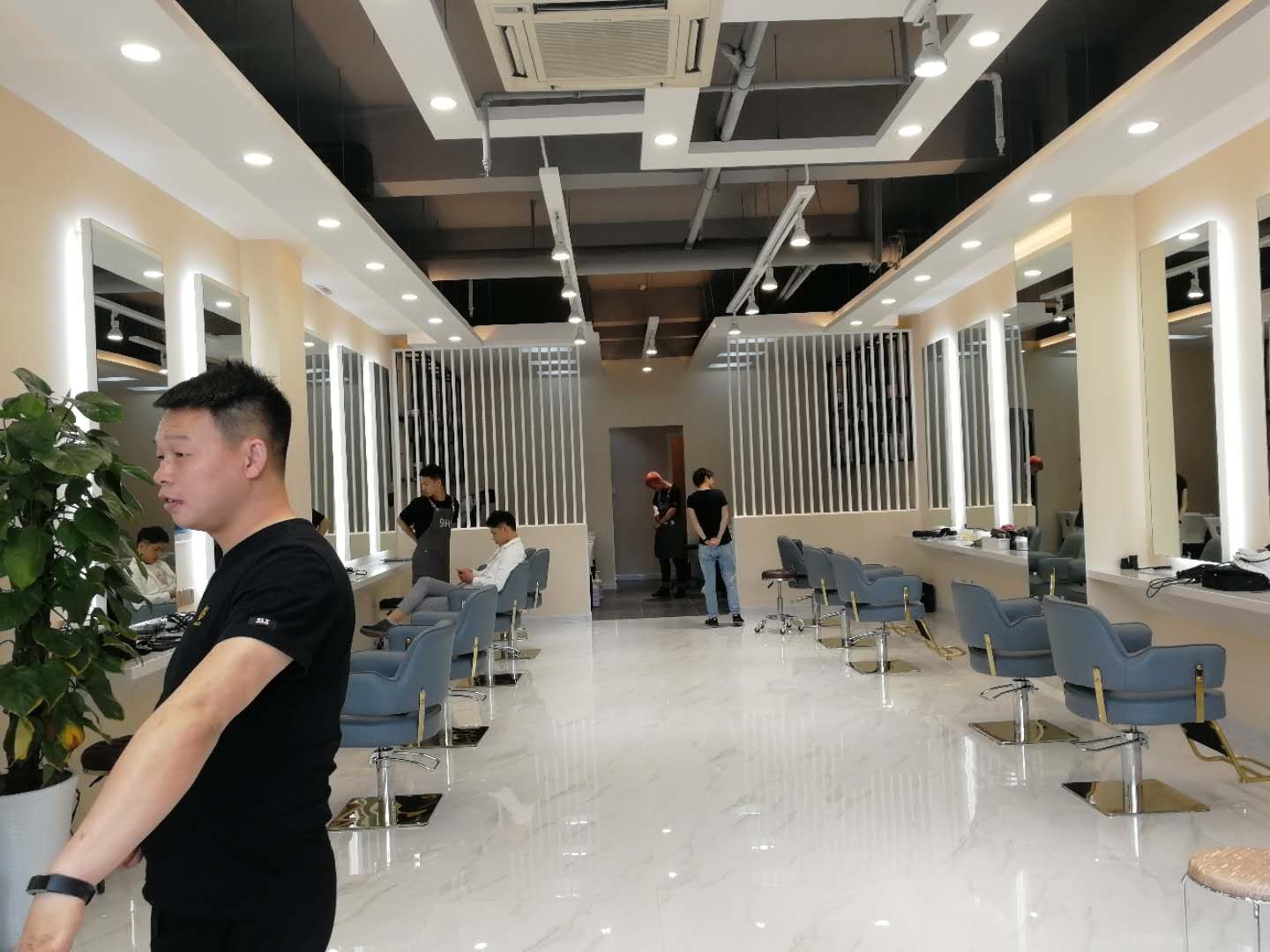 9h美發(fā)沙龍整體完工照片