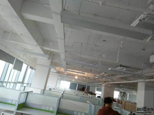成都陽光新業(yè)中心作業(yè)幫2500平辦公室裝修工地照片
