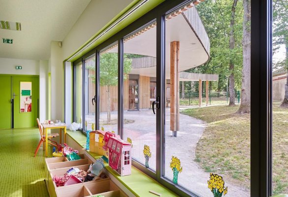 幼兒園裝修完滿5個(gè)月了能上學(xué)嗎？